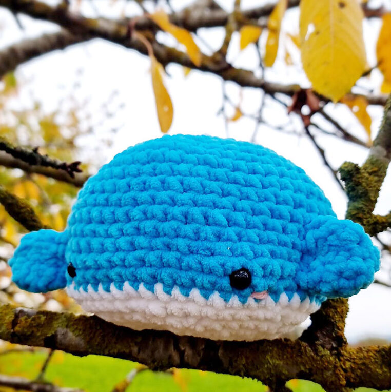 Gehäkelter Wal | Amigurumi | Kuscheltier für Kinder | Meeresbewohner | Plüschtiere | Unikat | Kunst | Blauwal | Chenille Wolle