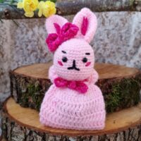 Gehäkelter Osterhase mit Geheimversteck – Handgemachte Osterdeko, Geschenkverpackung für Geld & Schokolade, süße Ostergeschenk-Idee, Pink